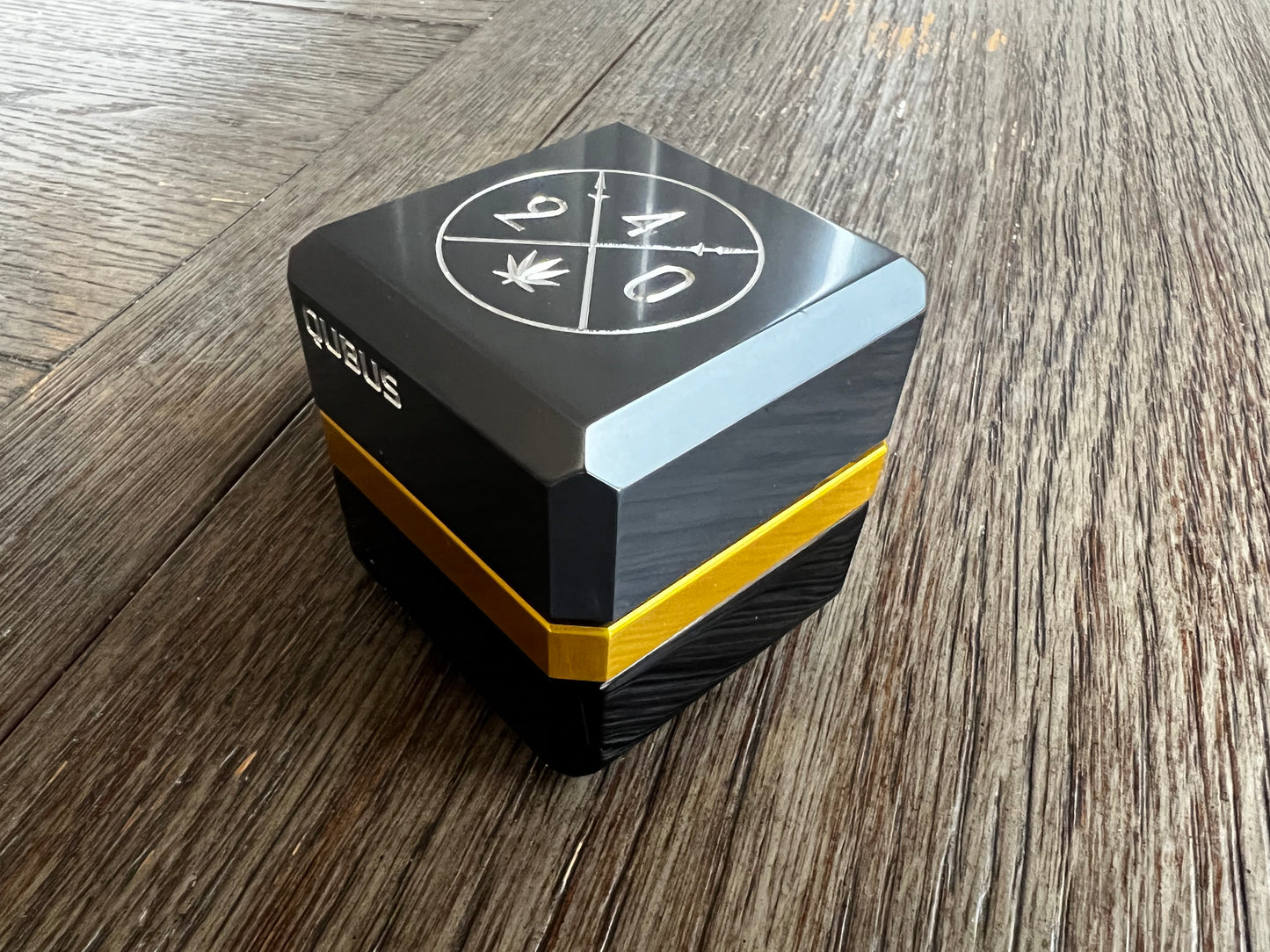 QUBUS CUSTOM